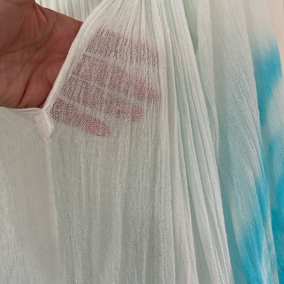 Beach cover up - Picture 8 of 8